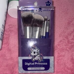 The Crème Shop x Tokidoki Digital Princess Mini Travel Brush Set - Purple